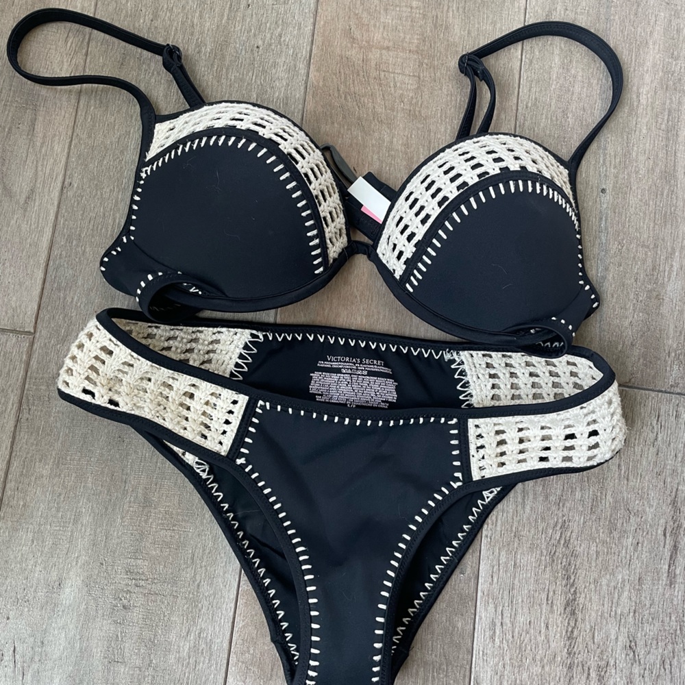Size small bottoms, 34D top VS bikini
